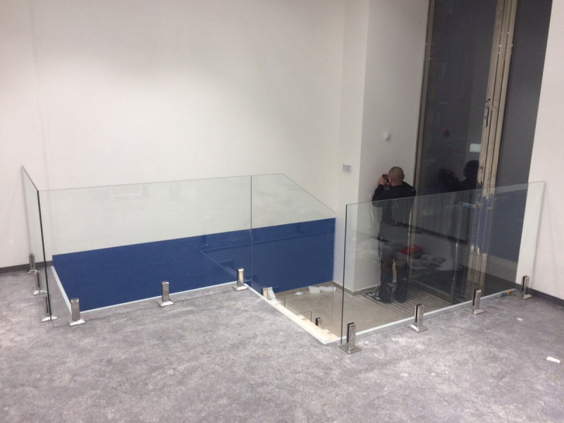 Стеклодержатель Inoxstore напольный литой, 50х45х162 мм, полированный, AISI 304