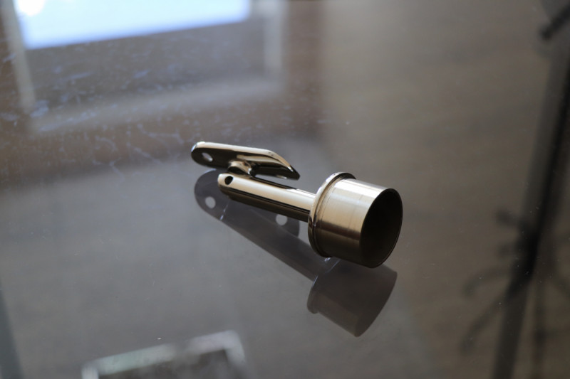 Кронштейн на стойку Inoxstore Ø 38,1х1,5 мм, h-75 мм, ложемент-шарнир под Ø 42,4 мм/50,8 мм, полированный, AISI 304