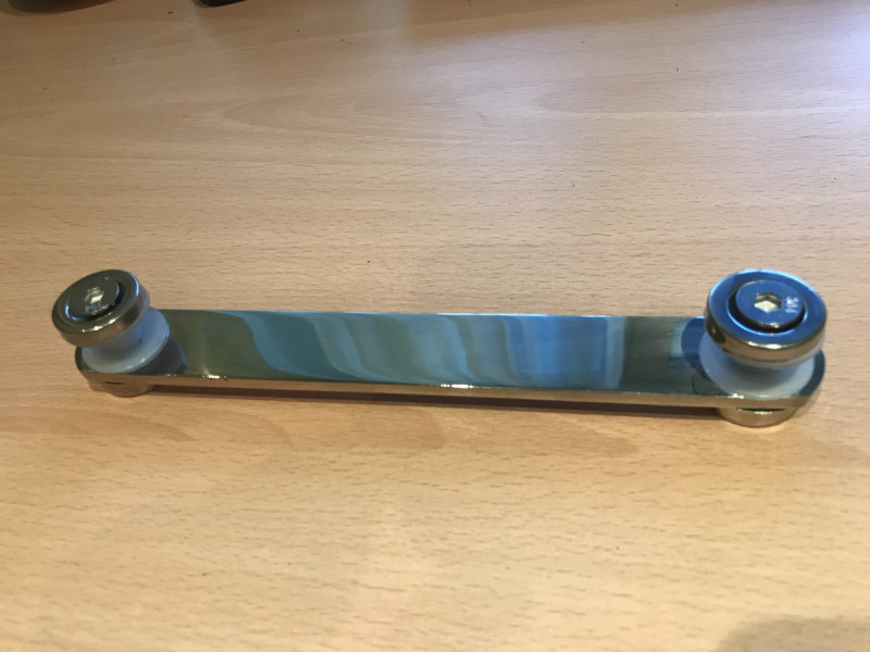 Стеклодержатель Inoxstore пластинчатый 23х200мм, шайба 25 мм, приварной, под стекло 8-10 мм, полированный, AISI 304