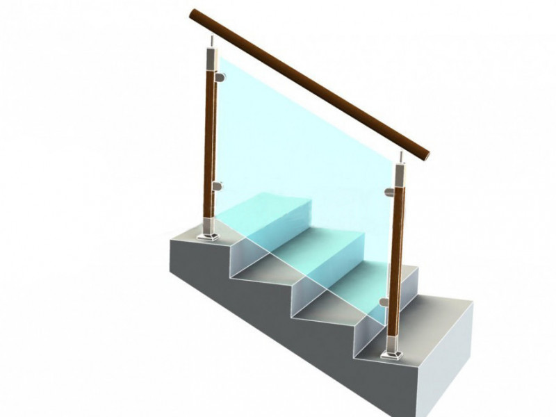 Ограждение с круглым деревянным поручнем с зажимными стеклодержателями и стойками с деревянными вставками