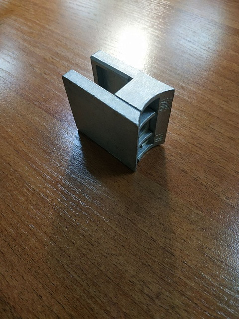 Стеклодержатель Inoxstore литой квадратный 45х45х27 мм / Ø 38,1 мм, под стекло 8 мм, ZAMAK