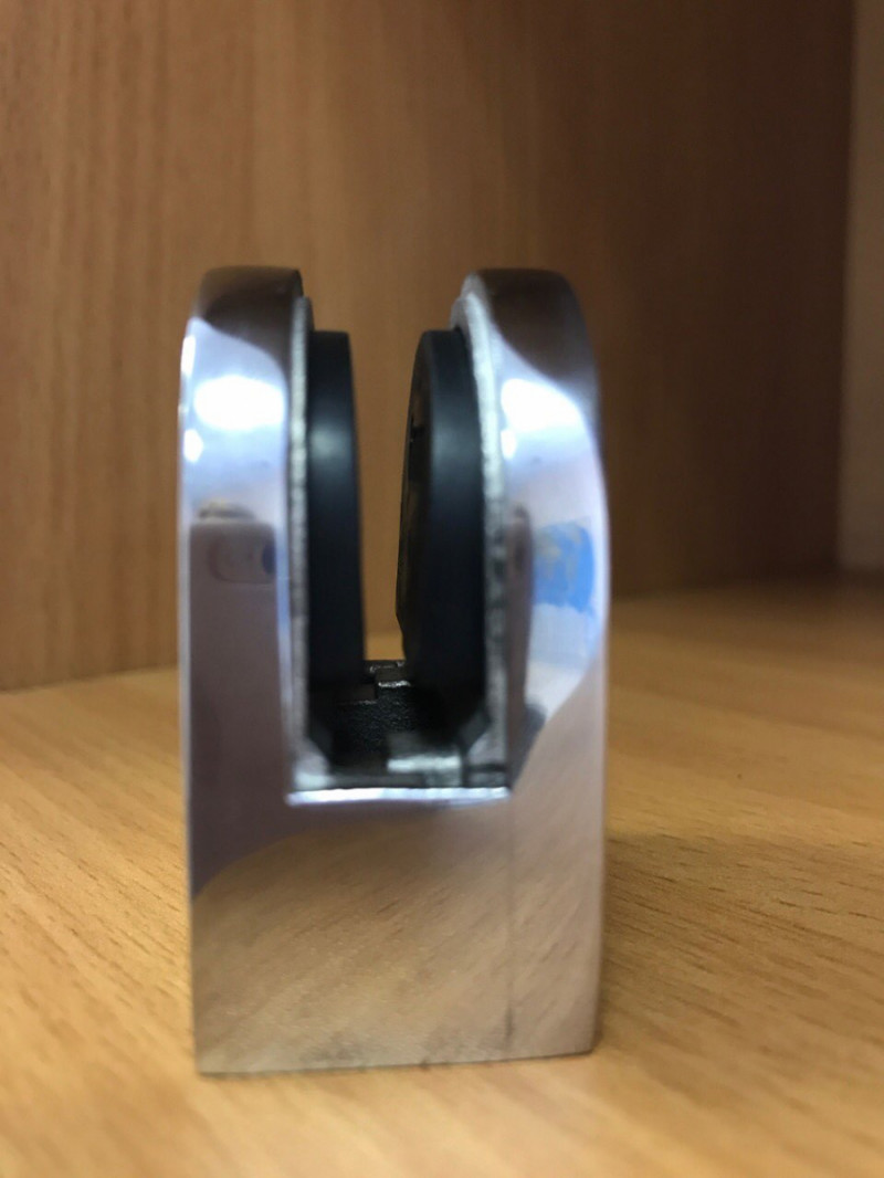 Стеклодержатель Inoxstore литой полукруглый AISI 304, 40х50х25 мм / Ø 0мм, под стекло 8 мм, полированный, AISI 304