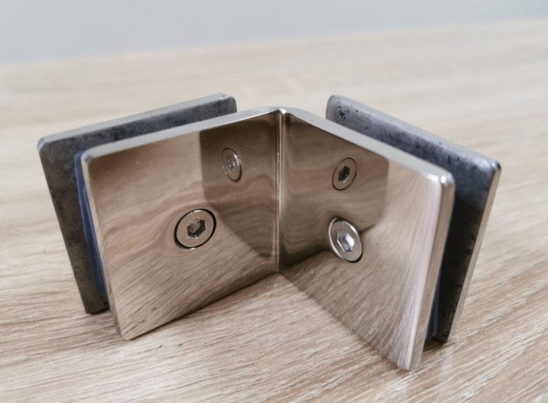 Соединитель стекла Inoxstore 45х90х4 мм на 90°, угловой, полированный, AISI 304