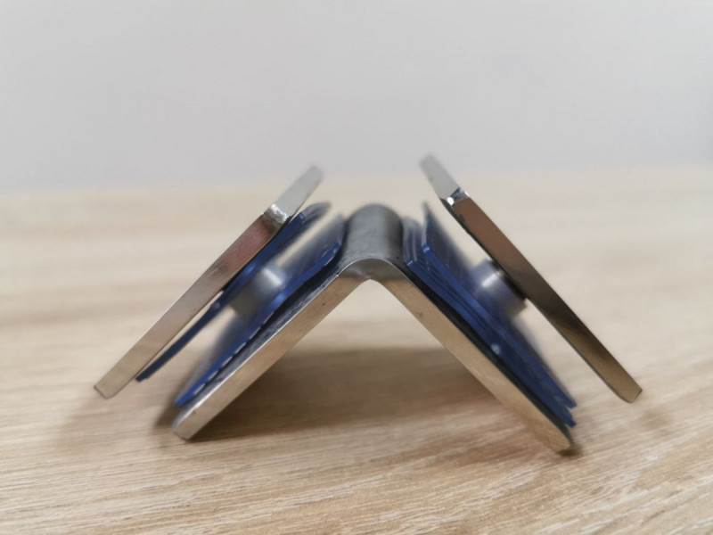 Соединитель стекла Inoxstore 45х90х4 мм на 90°, угловой, полированный, AISI 304