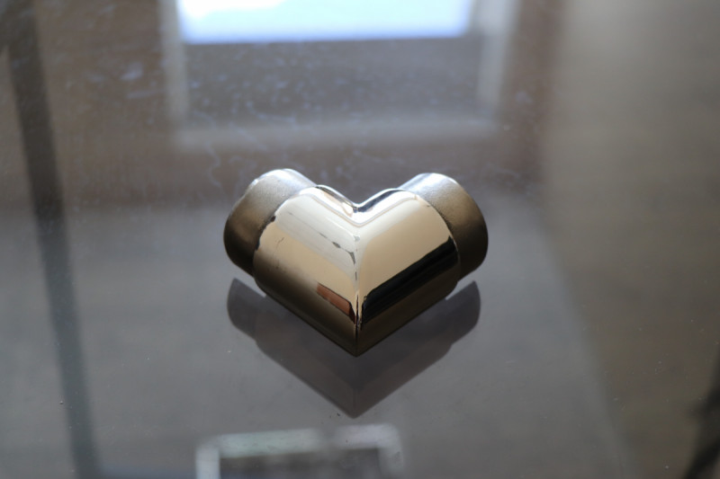 Отвод поручня Inoxstore с пазом Ø 42,4мм - 90°, паз 24х24 мм,  полированный, AISI 304