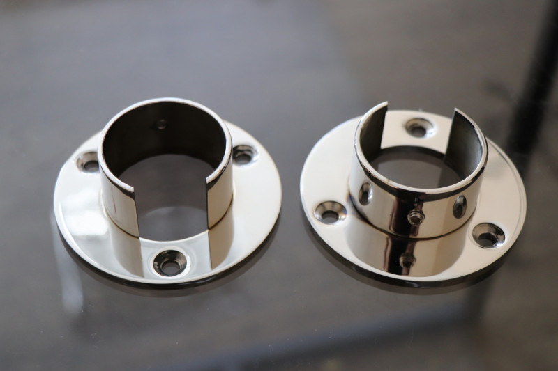 Фланец с пазом под трубу Inoxstore Ø42,4 мм с пазом 24х24 мм, полированный, литой, AISI 304