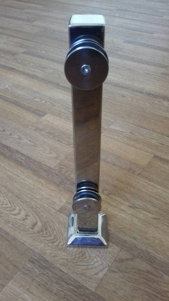 Стеклодержатель Inoxstore напольный с точечным креплением, 40х40х400 мм, рутель Ø 50 мм, полированный, AISI 304