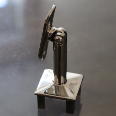 Кронштейн на стойку Inoxstore 40х40х1,5 мм, h-70,5 мм, ложемент-шарнир под Ø 42,4мм/50,8мм, полированный, AISI 304