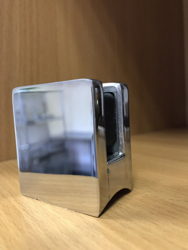 Стеклодержатель Inoxstore литой квадратный 45х45х27 мм / Ø 38,1 мм, под стекло 8 мм, полированный, AISI 304