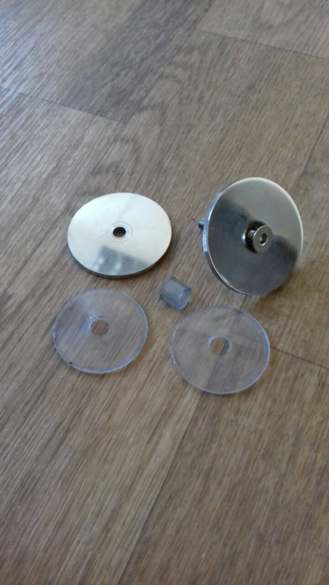 Стеклодержатель Inoxstore напольный с точечным креплением, 40х40х400 мм, рутель Ø 50 мм, полированный, AISI 304