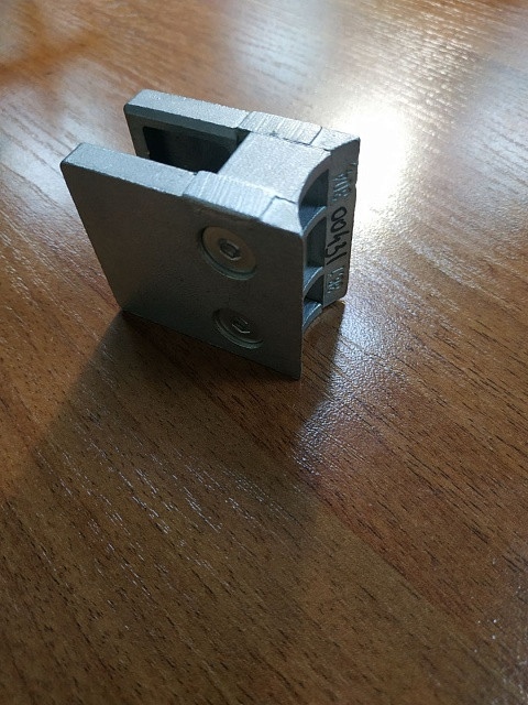 Стеклодержатель Inoxstore литой квадратный 45х45х27 мм / Ø 38,1 мм, под стекло 8 мм, ZAMAK