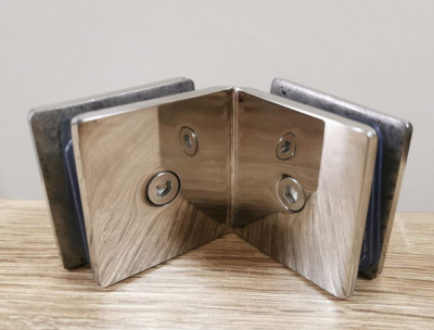 Соединитель стекла Inoxstore 45х90х4 мм на 90°, угловой, полированный, AISI 304