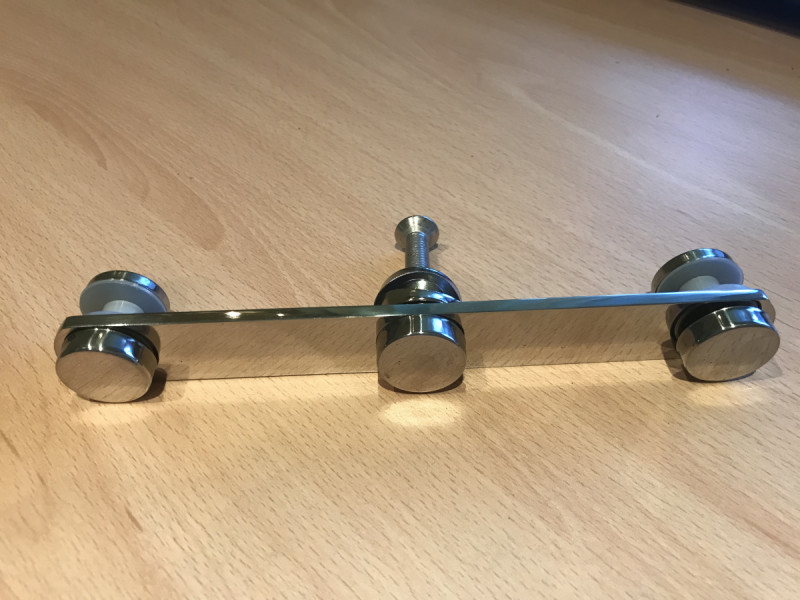 Стеклодержатель Inoxstore пластинчатый 23х200 мм, шайба 25 мм, под Ø 38,1 мм, под стекло 8-10 мм, полированный, AISI 304