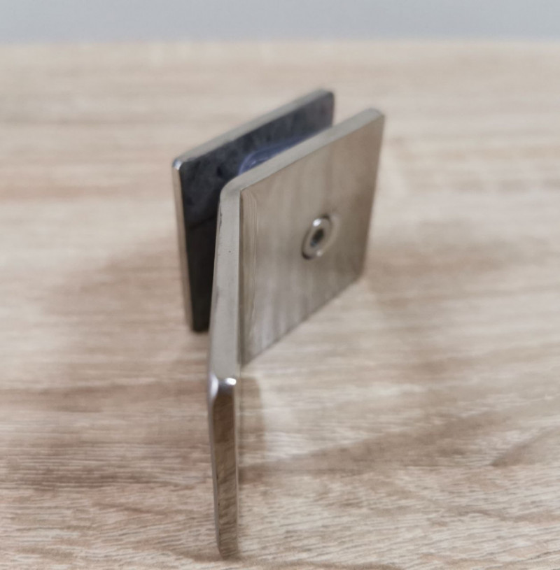 Крепление стекло-стена Inoxstore 45х90х4 мм на 135°, полированный, AISI 304